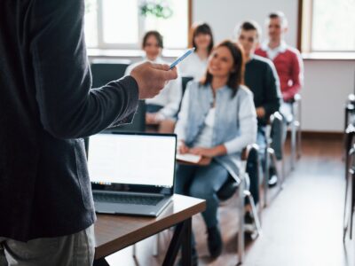 Comment bien choisir un centre de formation universitaire en apprentissage ?